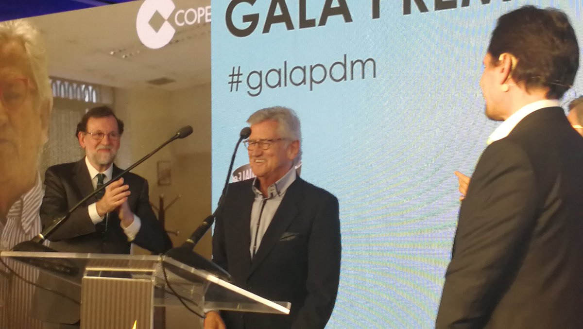 apdmgala2019's tweet photo. LEYENDA 🎼🎙️⚽⚽ https://t.co/UX1V9h9woo