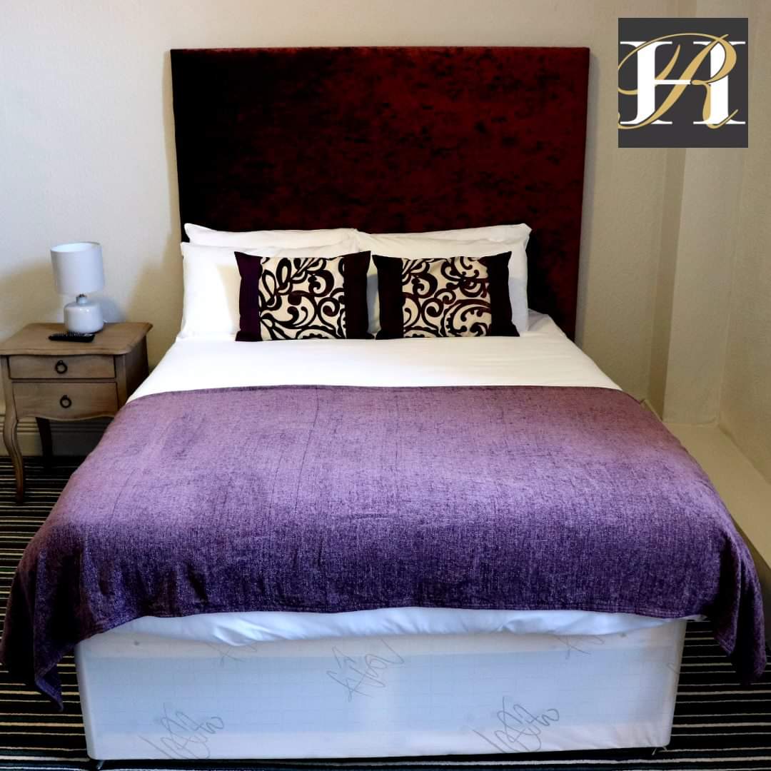 <a href="/RoyalHotelCrewe/">The Royal Hotel, Crewe</a>
Did you know you can save money if you book directly with us? 💸

Visit our website 🌐 - tinyurl.com/y9e435hd ☝️ or have a think about it over a good night sleep 😴, we await your call #sweetdreams 🛌

Like👍, Comment💬, &amp; Share🔁 #supportlocalbusiness