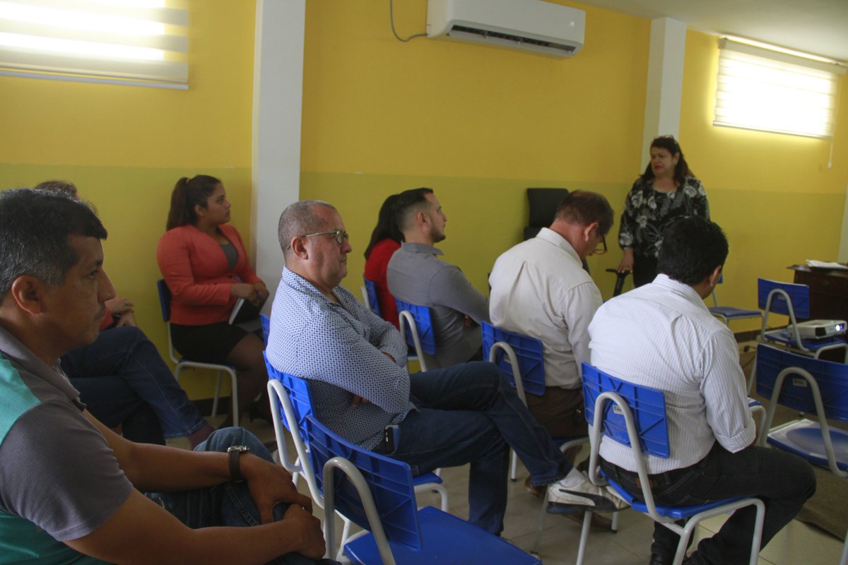 bolivarmanabi's tweet photo. Directores y Jefes Municipales del #GADBolívar iniciaron la planificación del informe preliminar para la Rendición de Cuentas 2018, de conformidad al cronograma y las resoluciones emitida por el #CPSCS-T. @NCalceta @RCarrizal1320 https://t.co/IxuXmzhDLr
