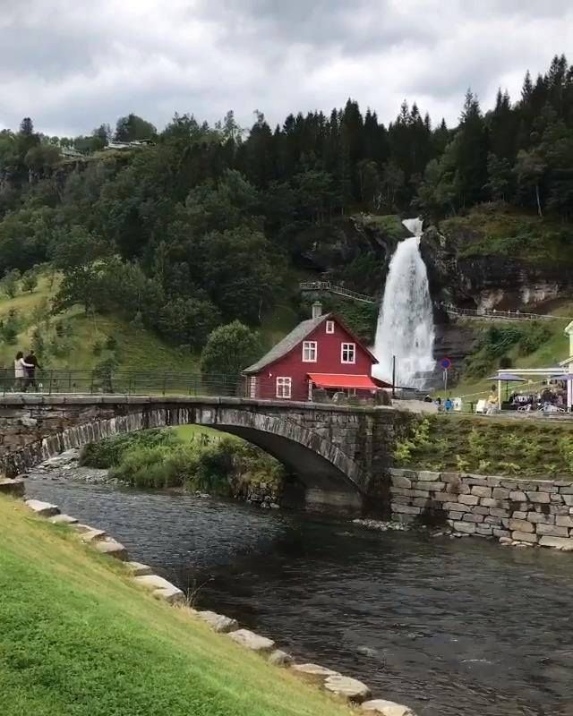 AllforHandG's tweet image. #plantlovermx #cascada #waterfall #maravilla #wonder #Noruega #Norway #BuenasNoches #goodnight #sigueme #FolloMe 

Earth Wonders buff.ly/2G28CTA
