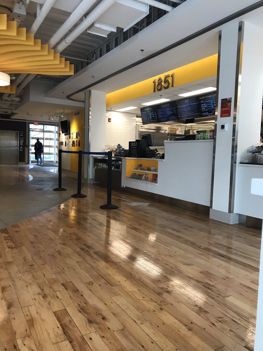 RyanCutter1's tweet photo. Favorite place to eat on campus at Lasell College #LCSIC https://t.co/kP3AVY4TNZ