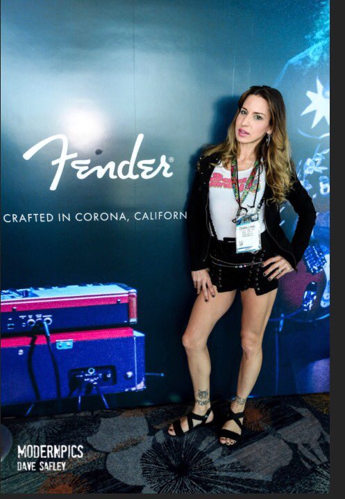 1976BadKitty's tweet photo. @modernpics #modernpics #DianaLynnBandCandy @NAMMShow @NAMMFoundation #namm2019 #namm #DianaLynn https://t.co/ilrnNz7LqP