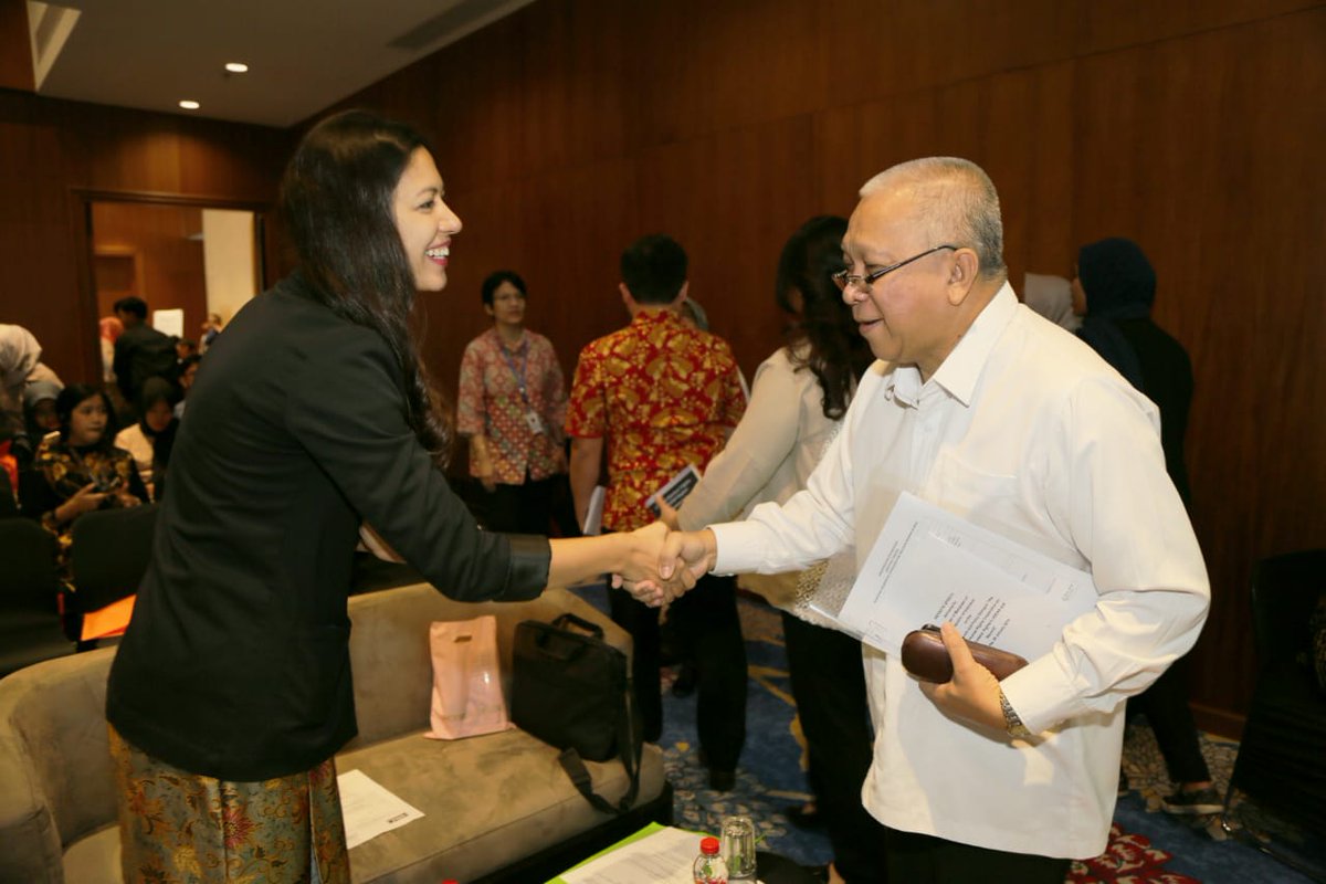 Dirjen Binapenta dan PKK Maruli Apul Hasoloan mewakili Menaker <a href="/hanifdhakiri/">MHD</a> menghadiri peluncuran buku dan dialog publik bertema "The Future of Human Rights Cooperation on Migrant Workers in ASEAN and Beyond".