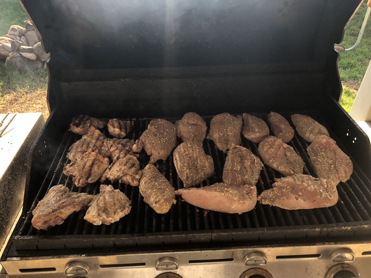 NewtonSeasoning's tweet photo. Hey there Food Lovers! Try some Newton’s Seasoning on your Favorite dish to “wake up the flavor of your food” with our All Natural Seasoning! One you try it you’ll love it!  Check us out at https://t.co/2WM7UBwCXh #tastesgood #grillin  #MondayMotivation https://t.co/hCUtsWvx1B