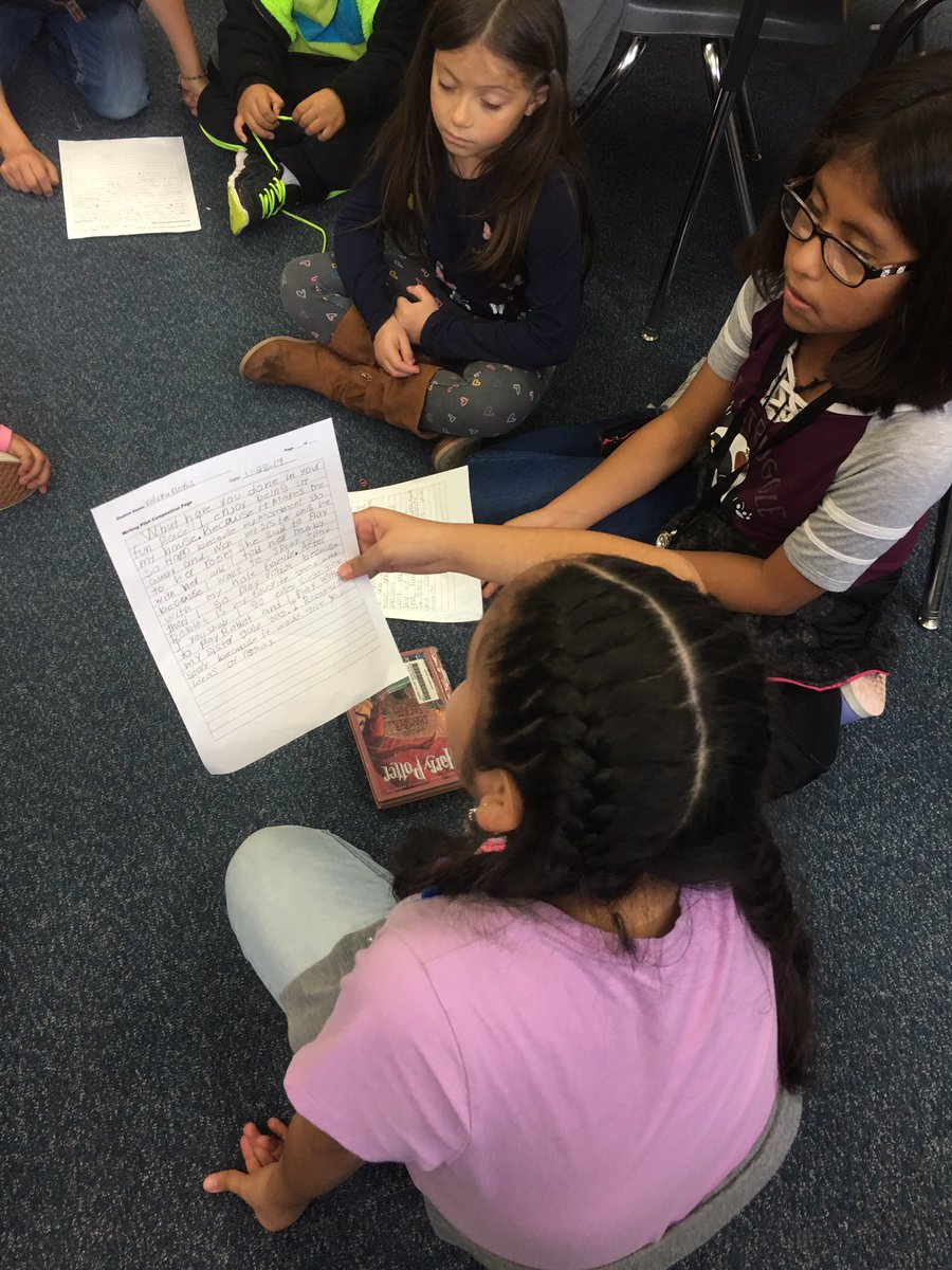 teachpowers's tweet photo. My 4th graders sharing their final expository essay with our Kinder buddies! @ChabeCrasto @CFISDWalker #wearewalker @CFISD_ELAR2_5 https://t.co/8bZbvtkWBi