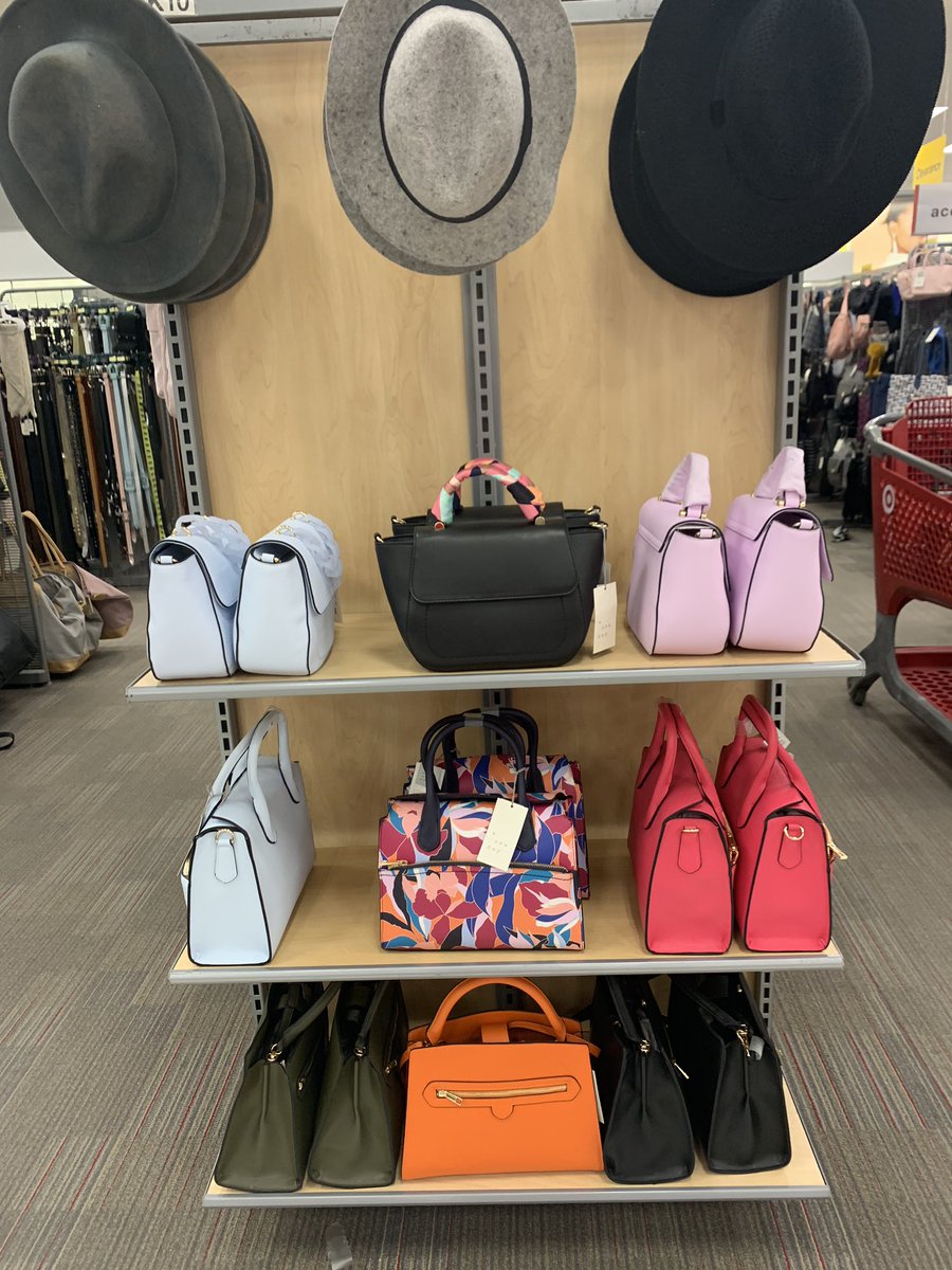 Just a quick refresh in accessories 👛 💼 ✨