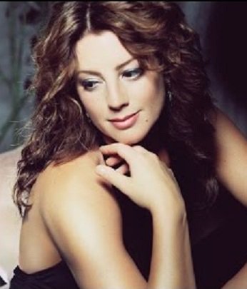 Happy 51st birthday to Sarah McLachlan today! 