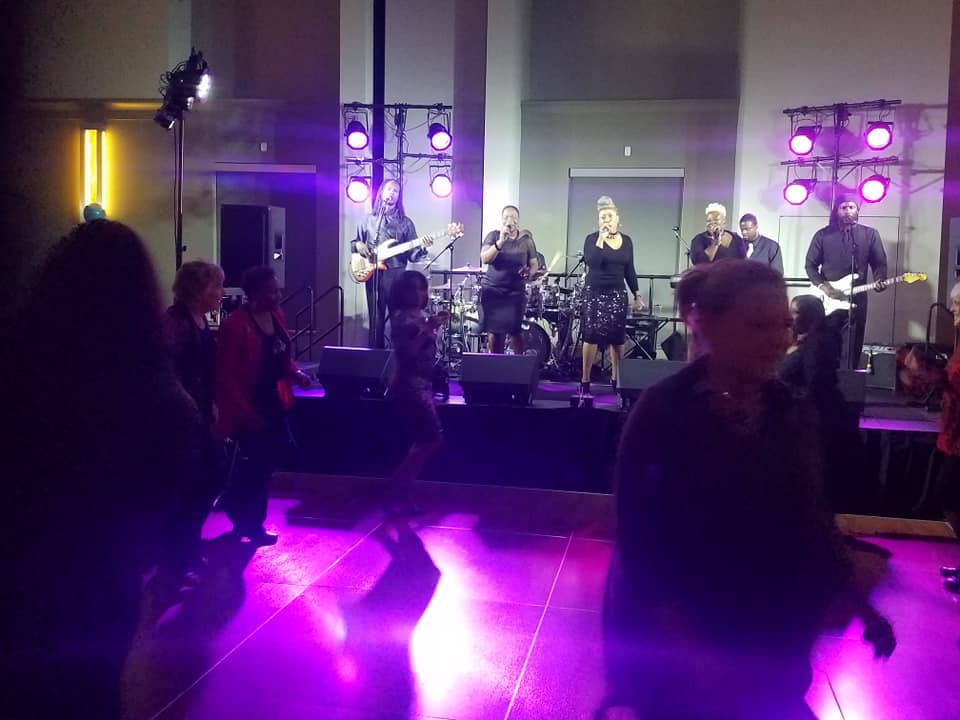EastCoastTweets's tweet photo. Highlights from another awesome weekend include: #TruSolBand putting the f-u-n in fundraising during the WAVES 4 K.I.D.S. gala, #WeGotTheBeatBand rocking the house at NY Life’s awards dinner, & @thebandpunch hyping up @SaintMarysNC students during their winter formal! #bookece https://t.co/3VQlc78abN