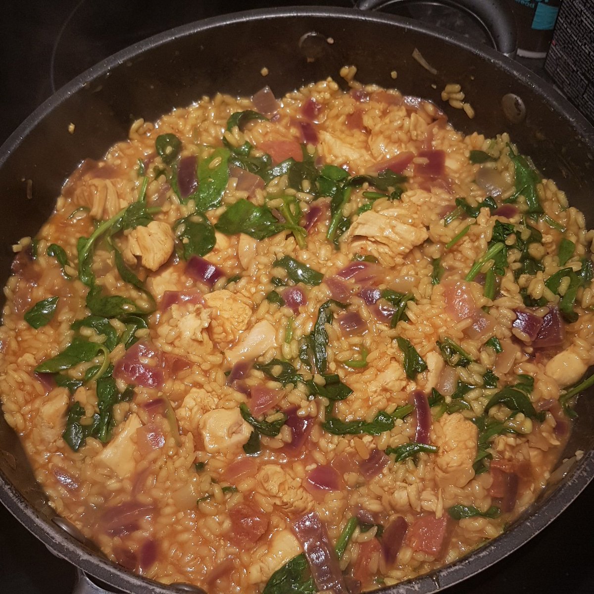 Duffy81's tweet image. Monday night is prep night. Chicken, chorizo and spinach paella.

#PrepPrepPrep #FoodforFitness