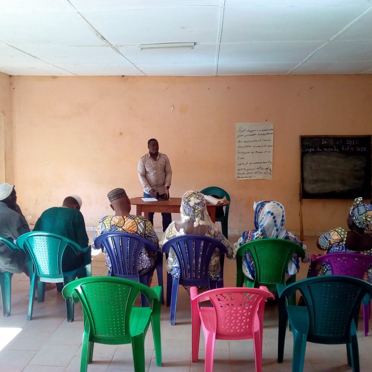 AideGuinee's tweet photo. La mobilisation citoyenne sur l'enregistrement des naissances dans la sous prefecture de #Ourékaba par le consortium #UJAD #MaisonMere #AideG @OSIWA1 @fondationosiwa @UNICEFGuinea @AmbaFrGuinee @EmbassyConakry @usaid @ONGQVP @Fondationfemmes https://t.co/DygtL3pBl9