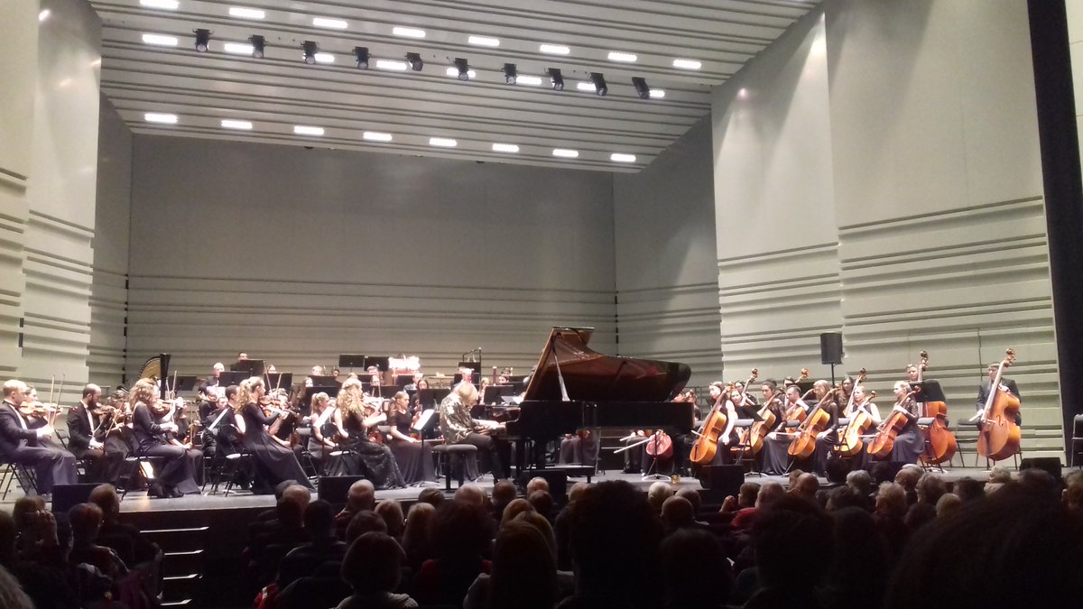 Soirée inaugurale de la @fjdenantes sur le thème des "carnets de voyage"