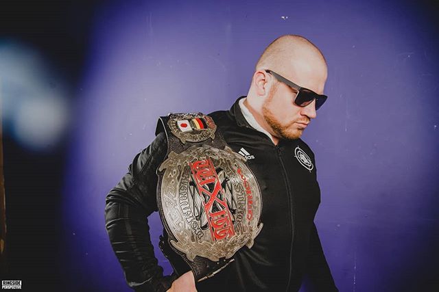 OliRingside's tweet photo. Absolute World Champion

@absoluteandyger @westsidextremewrestling 
@dometufnellpark 
#absoluteandy #wxw #roadto16carat #worldchampion #backstageportrait #wrestling https://t.co/rN7La1QsoW https://t.co/qgCEGgchN3