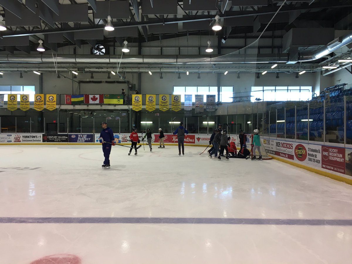 Shaelynn_Senyk's tweet photo. Thank you to the @Milshockey players for coming out and skating with us today! You made some kiddos very happy! 🏒 #schoolskating https://t.co/wP6BmlUKMt
