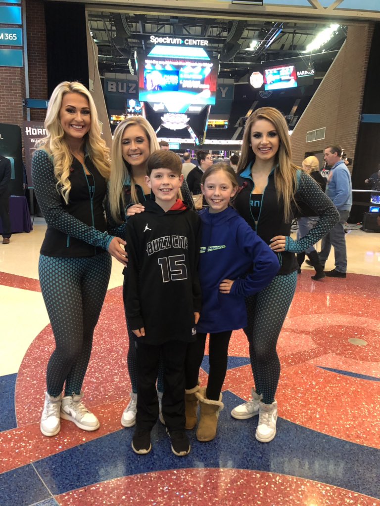 ccanamare's tweet photo. Watching my girl singing the National Anthem tonight @hornets  #identifyyourself https://t.co/5PIrxFFr6A