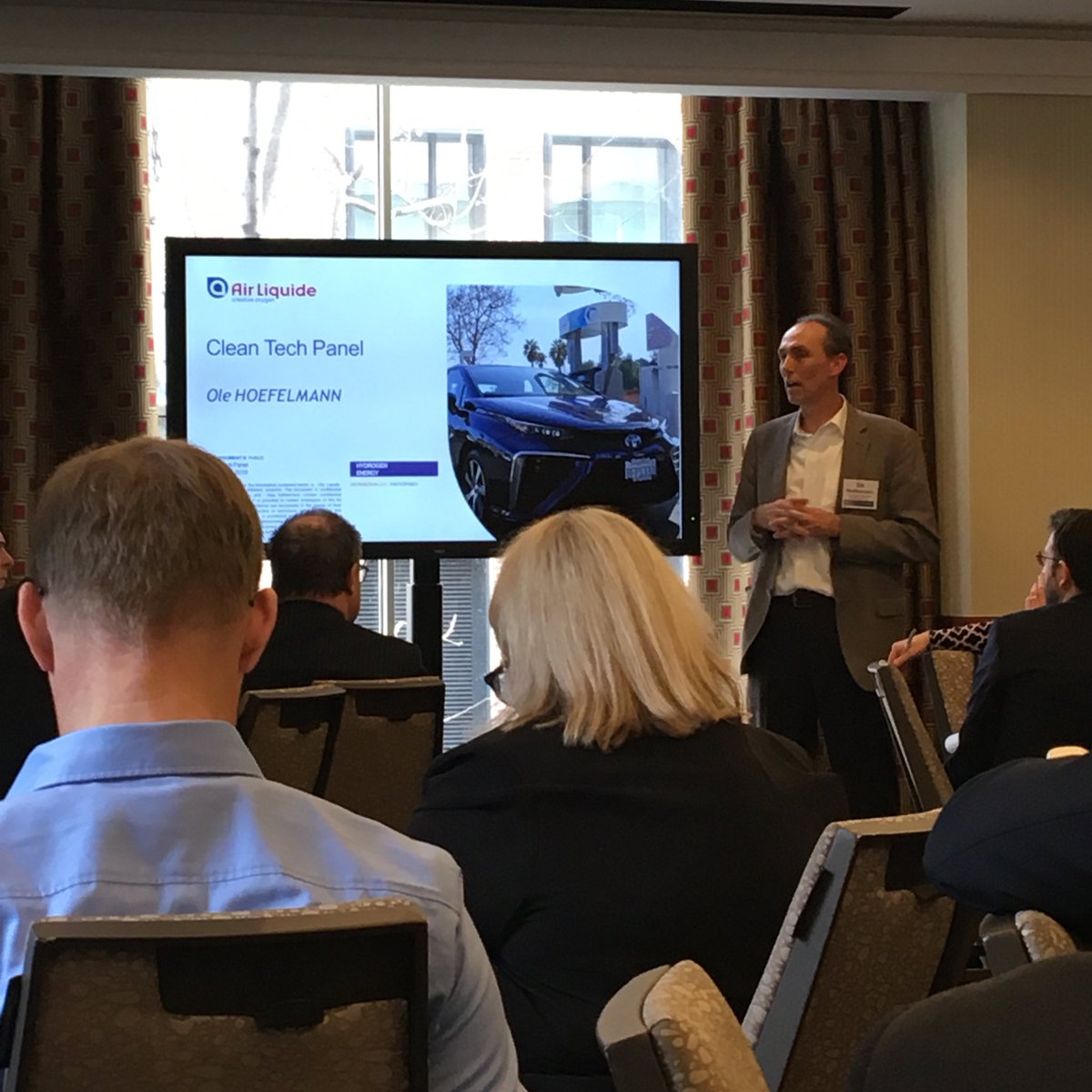 EmilyLReichert's tweet image. Spending the afternoon learning about the future of H2 in transportation and beyond. Partners @AirLiquideUSA @Toyota @NREL presenting to a packed house here at the #CleanTechForum in SF.