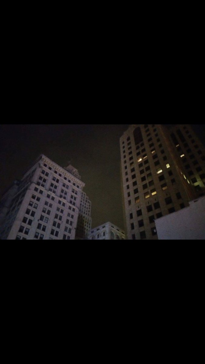 josephbrycehart's tweet photo. Detroit - Gotham City
“Injustice For All”

Winner of @TheRealStanLee Comic- Con (aka @comicconla). A pleasure to have taken home the highest awards at one of his final comic cons before he passed. @WhiteHandFilms https://t.co/AqWI9loMe0