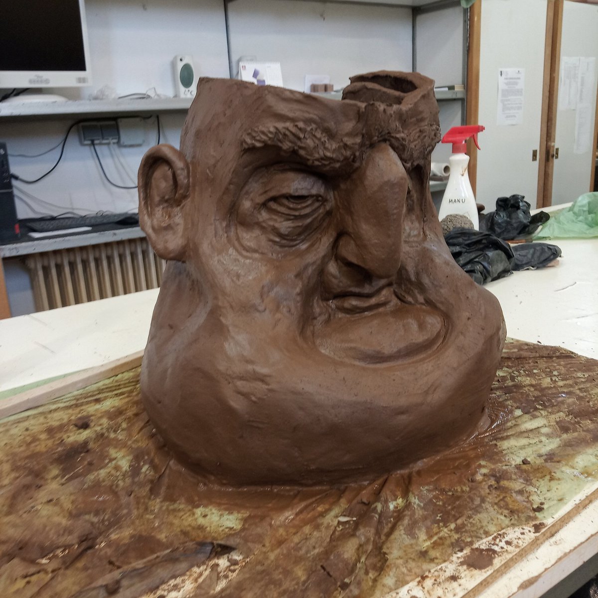 jorgeyunta1's tweet photo. Nuevo proyecto de cerámica! #ceramic #clay #sculpture #modelling #prnf #art #artwork #workinprocess #face #expression #oldface https://t.co/BGuVVyAlHb