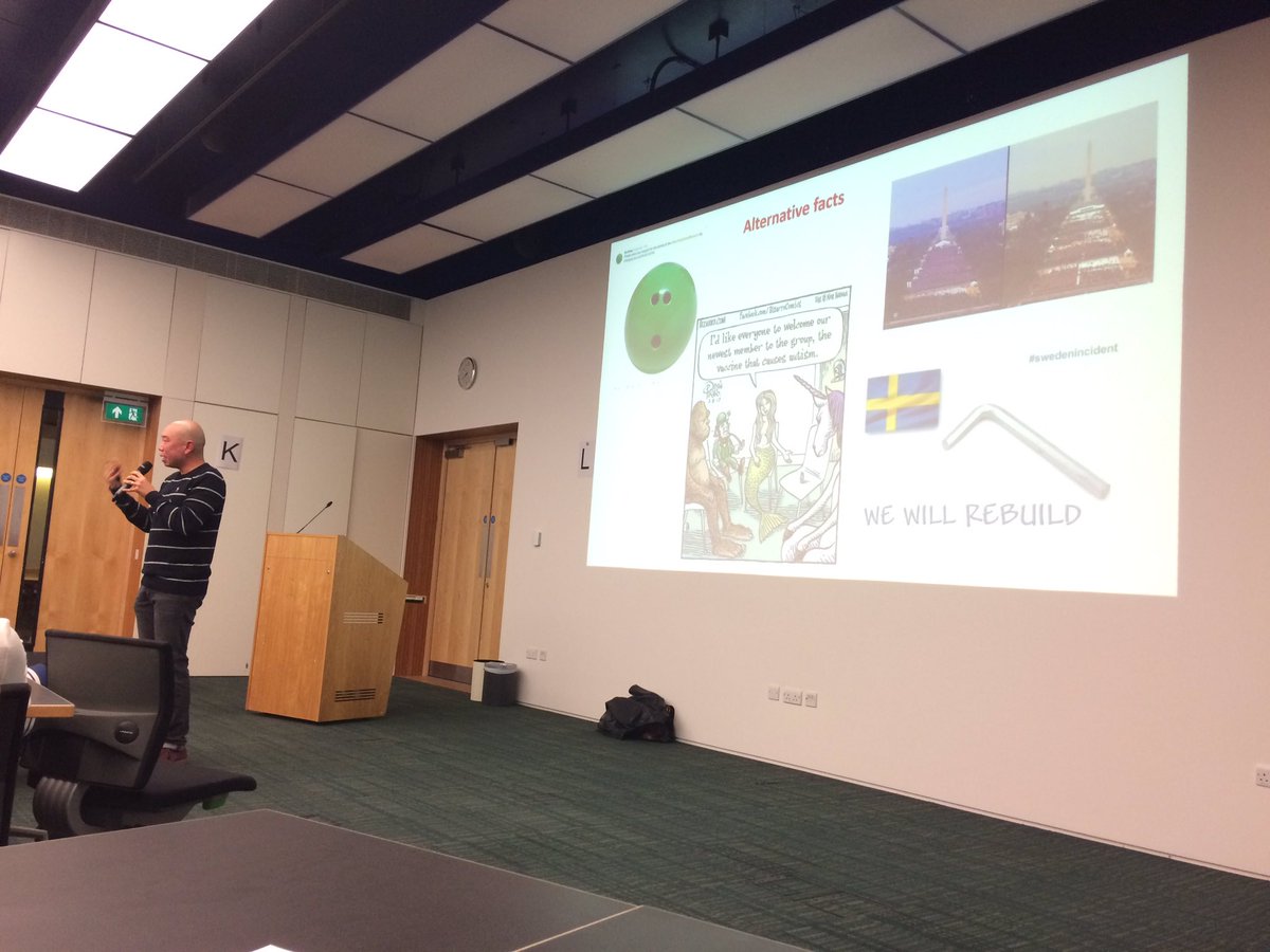 KristinaHazza's tweet image. Mega geek moment tonight hearing Giles Yeo talk - the responsibility of scientists to talk about their science. My inner geneticist was dancing #geekmoment #gilesyeo #sciencecomms #mrcpostdoc #alternativefacts #stillascientist