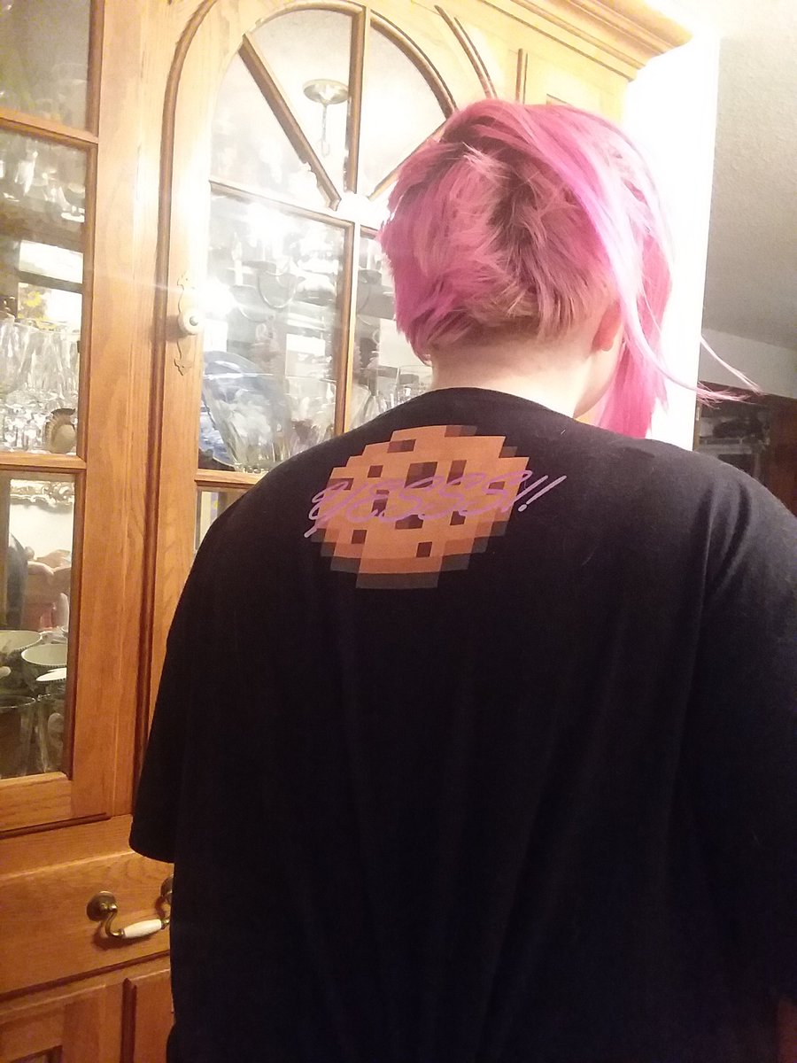 MedicWnatsPie's tweet image. Got my new shirts from @Whix100 @streamlabs Merchandise Store! I'm so happy with how they came out and that I get to wear my friend's merch. I got the Merry Whixmas, The Rebels and Cookies.