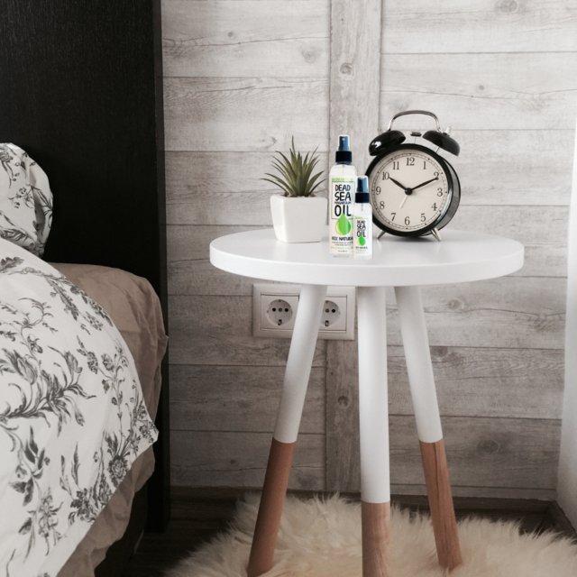 Do you ever wake up in the night with a charlie horse or muscle cramp?

Pro tip: 
Keep a bottle of our #magnesiumoil on your bedside table. Just rub it into the cramping muscle to feel relief!