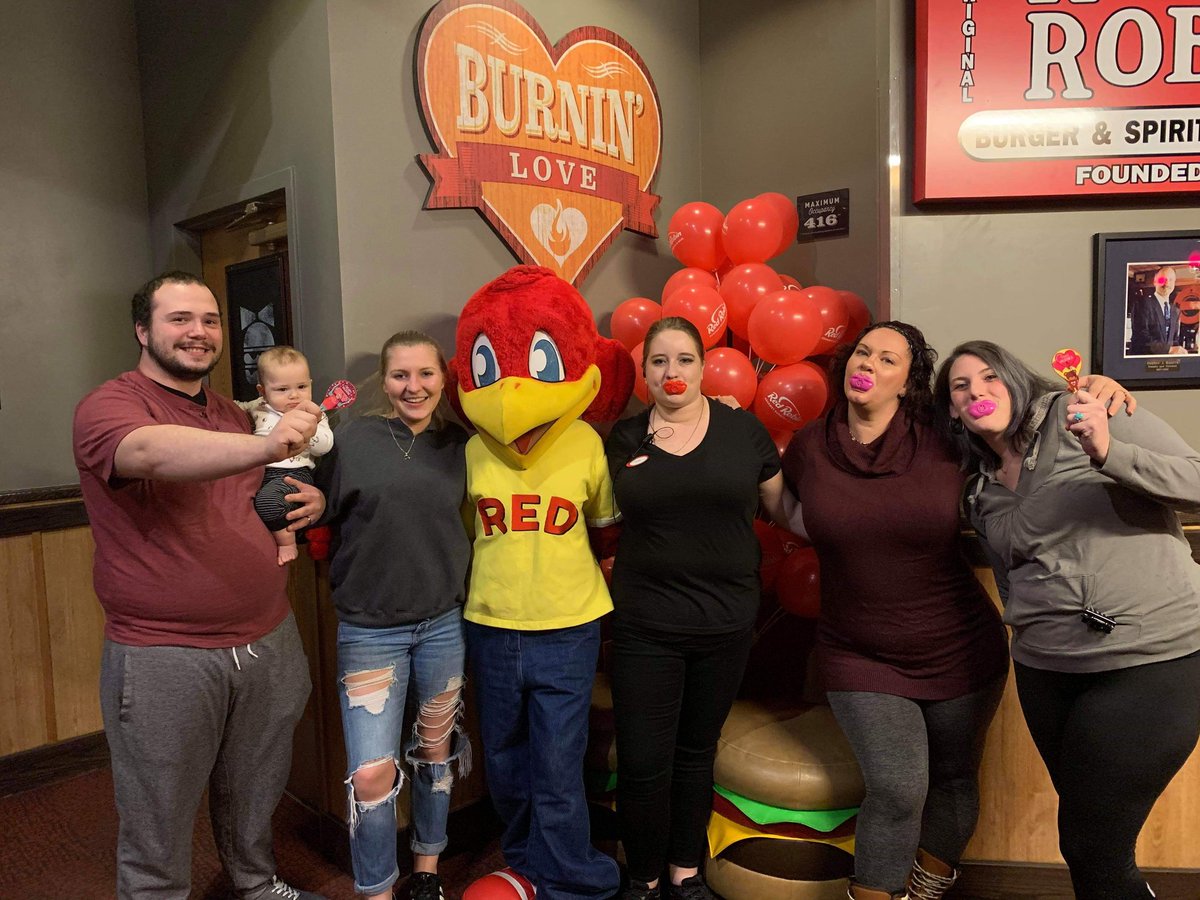 kellzitc's tweet image. We had a lil dance party with candy we were all off but came in to have some fun 😇❤😇❤😇
@HRATYOURSERVICE @JodieStetzLVRG @tjaLVRG @MorroneDavid @Whitman3Sherry 
#BottomlessFun #NationalHaveFunAtWorkday