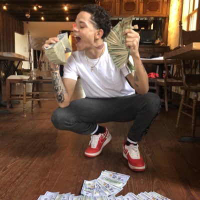 Brandonmuzic's tweet photo. #NewProfilePic https://t.co/PPBZFYzjoR