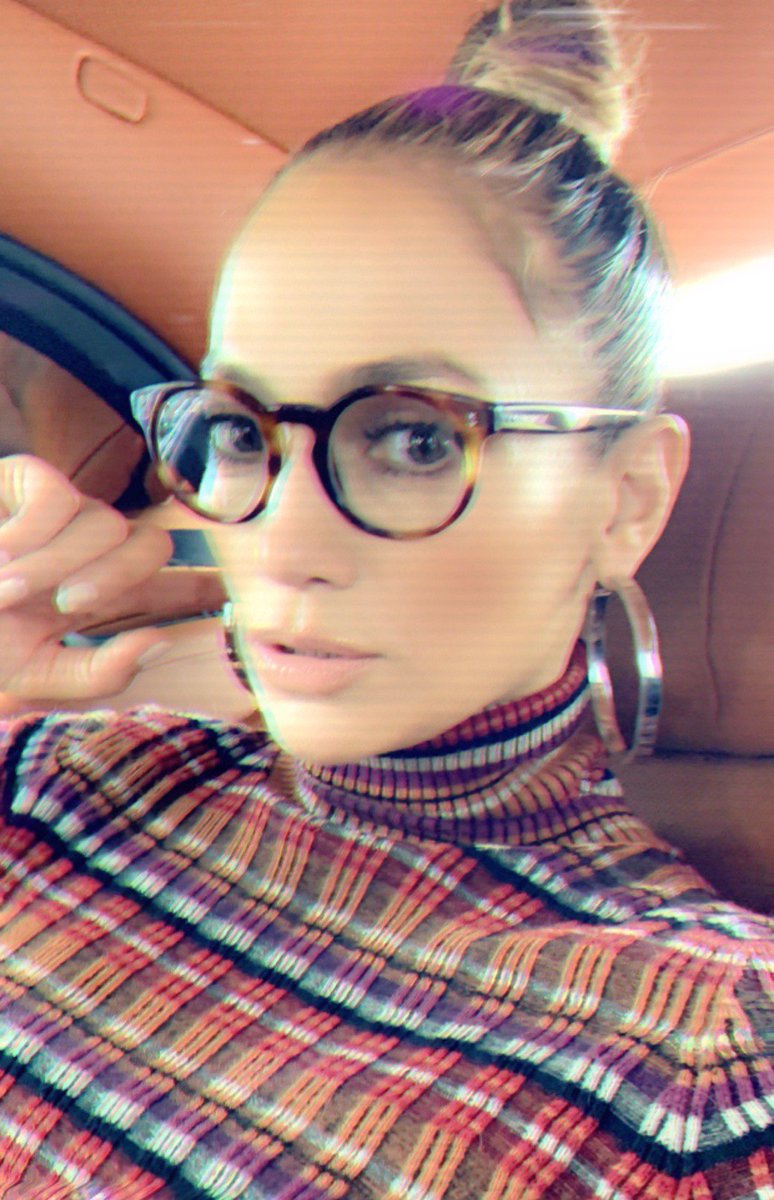 Does running from Monday count as cardio? 😂 Just kidding I got mine in today! RT if you did too! 💪🏼 #10DayChallenge #NoSugarNoCarbs