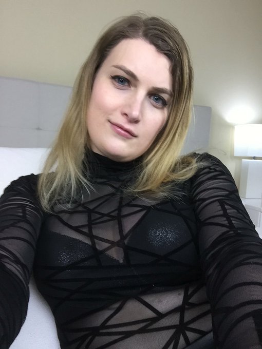 Watch Nikki Winters's leaked NSFW photo on TwXstars