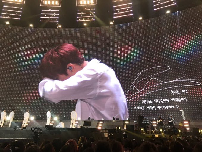 99112parkchi_'s tweet photo. 2日間に渡って楽しい思い出、そして悲しい別れ、一気に味わいすぎて整理できてない
突然の別れも悲しいけどウジンくんが言うように、わかってたのに、つらくなるのはってコメントが本当に何度聞いても読み返しても心打たれる。
立ってるのもしんどそうだったのに全力で話してくれてありがとう、大好き https://t.co/G1lNDei695