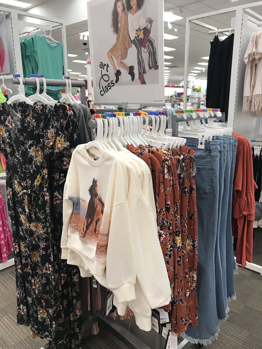 Kid’s reset finished!  
Girls Art Class is my favorite! 
This Texas girl loves the newest collection! #T1763, #D391, #Target, #artclass