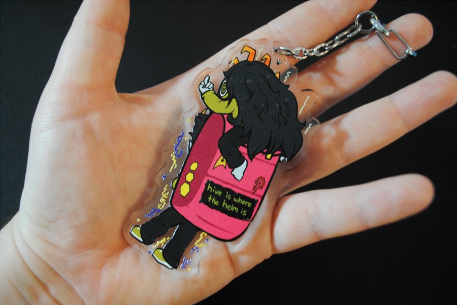 roundntalented's tweet image. I thought I'd sold out of the garbage children but I've got ONE LEFT up on etsy! These two will be going back up whenever the heck we do our next charm restock. etsy.com/ca/shop/RoundA… #kuprum #folykl #hiveswap #kupfol #garbagepalekids