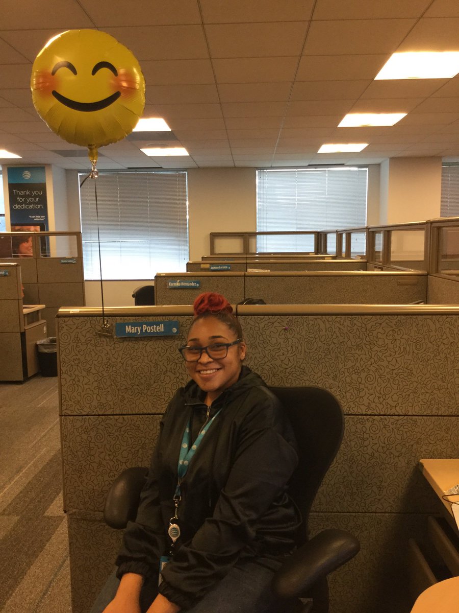MejiarDanny's tweet photo. Mary getting that wireless sale 😁😁 #tugglenation #cerritospride @IamJosephL @loo_lewis @N_Vega_Guadian https://t.co/cqLRWbqLzT