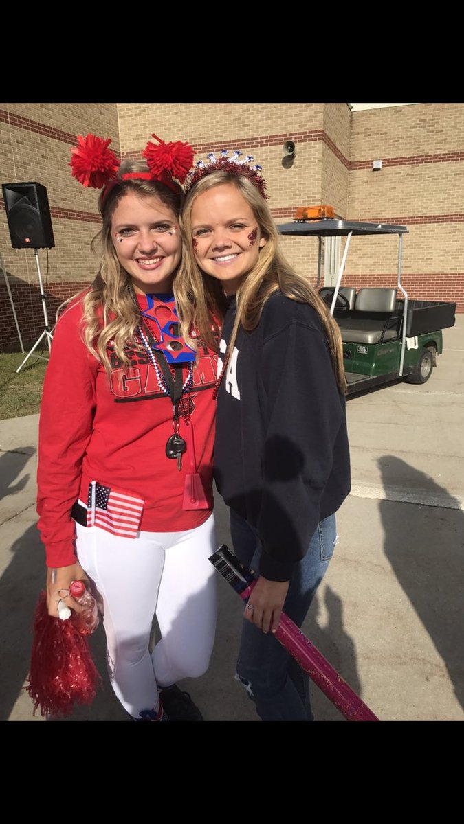 mfoote10's tweet photo. happy birthday to my friend since forever i love u @Morgan12Jewell ♥️😚 https://t.co/mRXG8DsKs0