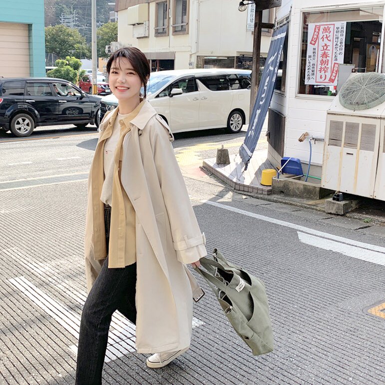 66girls_kr's tweet photo. 문의폭주했던 트렌치코트으🍮🧡
일단 색감부터가...심장이야....🤦🏻♀️
그냥 말이 필요없이 예쁨 그 자체🙄❣️
올 봄 개강룩은 요거 하나면 끝나지유😆
오픈해서 입고, 클로징해서 입고,
허리끈 묶어서 입고 ( ๑˃̶ ꇴ ˂̶)♪⁺
지금 사이트에서 바로 만나보세여❤️❤️
#육육걸즈 #육걸신상 #MDPICK https://t.co/nNFn6F9oB2