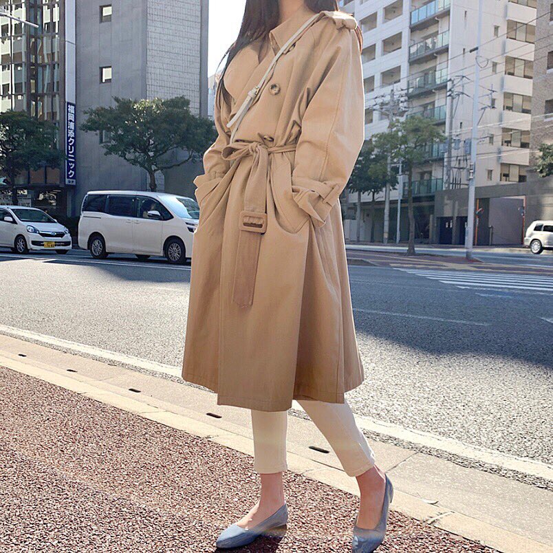66girls_kr's tweet photo. 문의폭주했던 트렌치코트으🍮🧡
일단 색감부터가...심장이야....🤦🏻♀️
그냥 말이 필요없이 예쁨 그 자체🙄❣️
올 봄 개강룩은 요거 하나면 끝나지유😆
오픈해서 입고, 클로징해서 입고,
허리끈 묶어서 입고 ( ๑˃̶ ꇴ ˂̶)♪⁺
지금 사이트에서 바로 만나보세여❤️❤️
#육육걸즈 #육걸신상 #MDPICK https://t.co/nNFn6F9oB2
