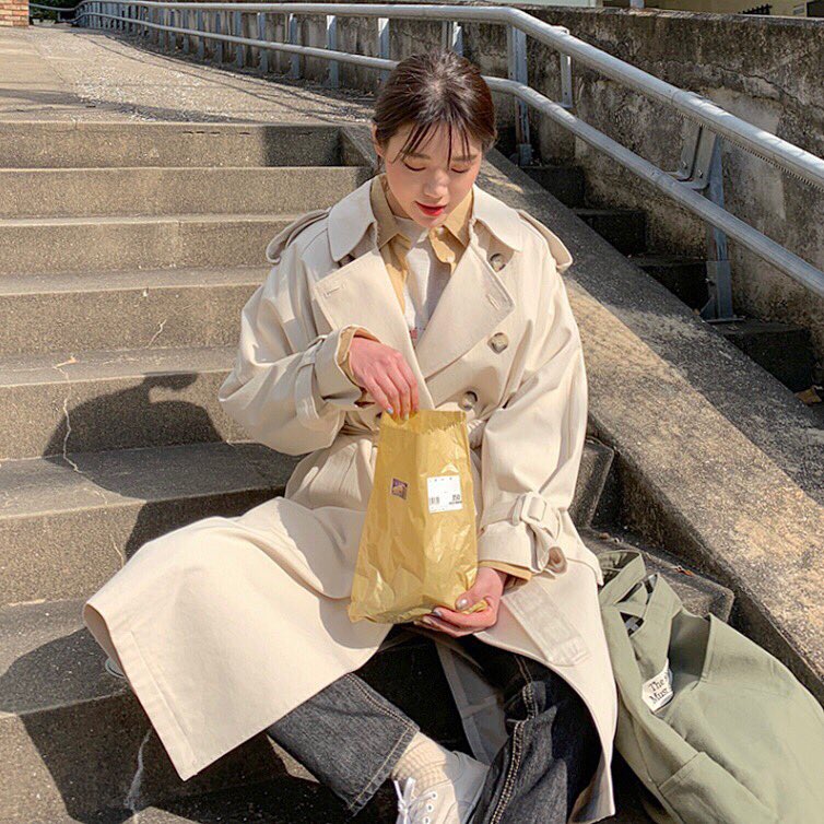66girls_kr's tweet photo. 문의폭주했던 트렌치코트으🍮🧡
일단 색감부터가...심장이야....🤦🏻♀️
그냥 말이 필요없이 예쁨 그 자체🙄❣️
올 봄 개강룩은 요거 하나면 끝나지유😆
오픈해서 입고, 클로징해서 입고,
허리끈 묶어서 입고 ( ๑˃̶ ꇴ ˂̶)♪⁺
지금 사이트에서 바로 만나보세여❤️❤️
#육육걸즈 #육걸신상 #MDPICK https://t.co/nNFn6F9oB2