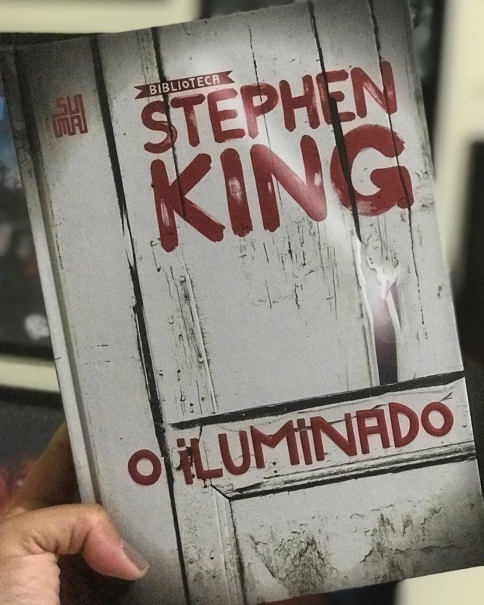 GeekThings5's tweet photo. “É sua obrigação, neste mundo duro, manter vivo o seu amor, e seguir adiante, não importando como. Segure as pontas e vá em frente.”
- O Iluminado
.
#stephenking #theshinning #oiluminado #bibliotecastephenking #sumadasletras #ciadasletras #companhiadasletras #quotes #frases https://t.co/cicwdr6JFk