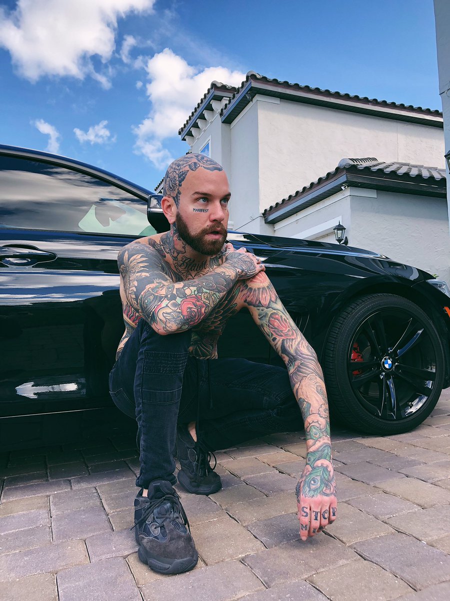 RT if you have tattoos
Fav if you have none