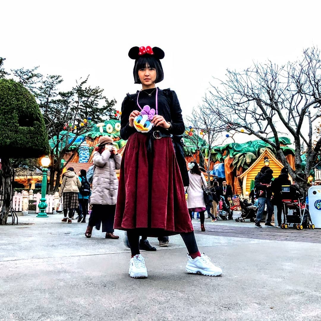 竹本 舞愛 闇会 ミッキーコーデ ミニーコーデ ミッキーミニーコーデ Disney Disneyland ディズニー ディズニーランド Tdl 黒 赤 リボン 誕生日 誕生日ディズニー Birthday Birthdaydisney Fila スニーカー ドナルド デイジー