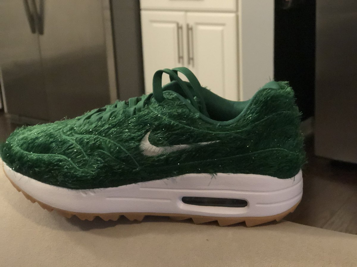 nike grass