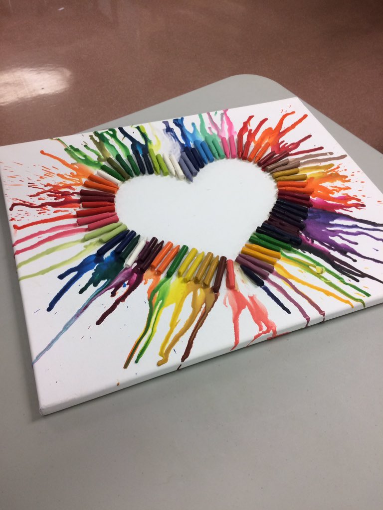 MrsJ_MCVSD's tweet image. Crayon Art at MCVSD Neptune Annex! Fun School Spirit Day! #crayonart #mcvsd #sharedtime #twoprogramsoneschool #crayonmetamorphasis