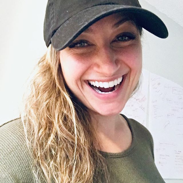 jensenpants's tweet image. Core Beliefs I run my business by:
✨
🙏🏼I only create out of joy.
✨
🙏🏼I only serve when my cup is full.
✨
🙏🏼I only succeed when I’m in alignment with my core values of FUN and EXCELLENCE.
✨
AND, while I love love loooove the deep work I do with clients (you know, like, he…