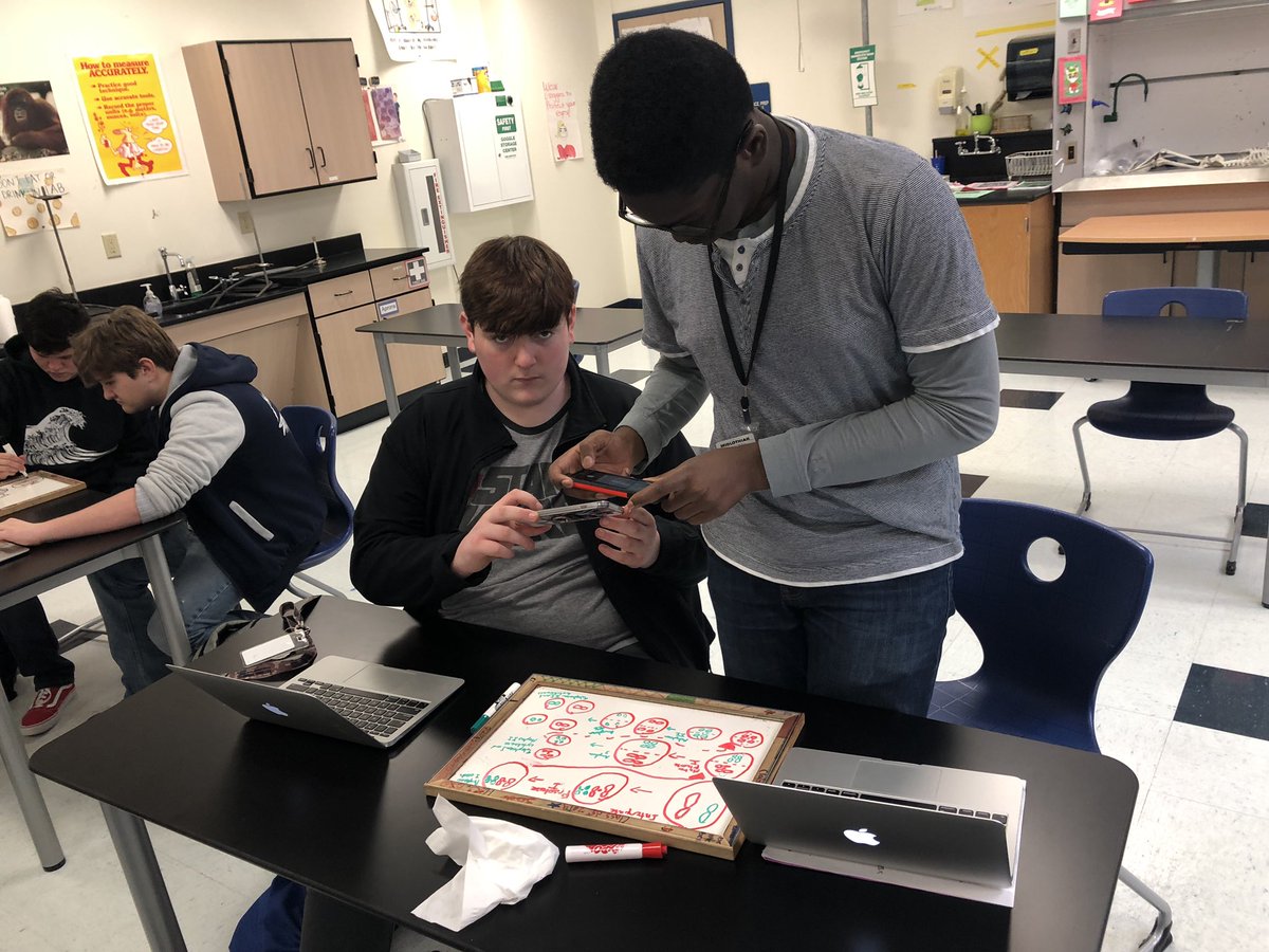 bethanykshields's tweet image. Using old school white boards with new school technology to discuss mitosis and meiosis. I love how #PrinciplesofBiomedicalScience and freshman biology overlap! #misdPROUD #go2panthers #texasPLTW @MHSPanthers