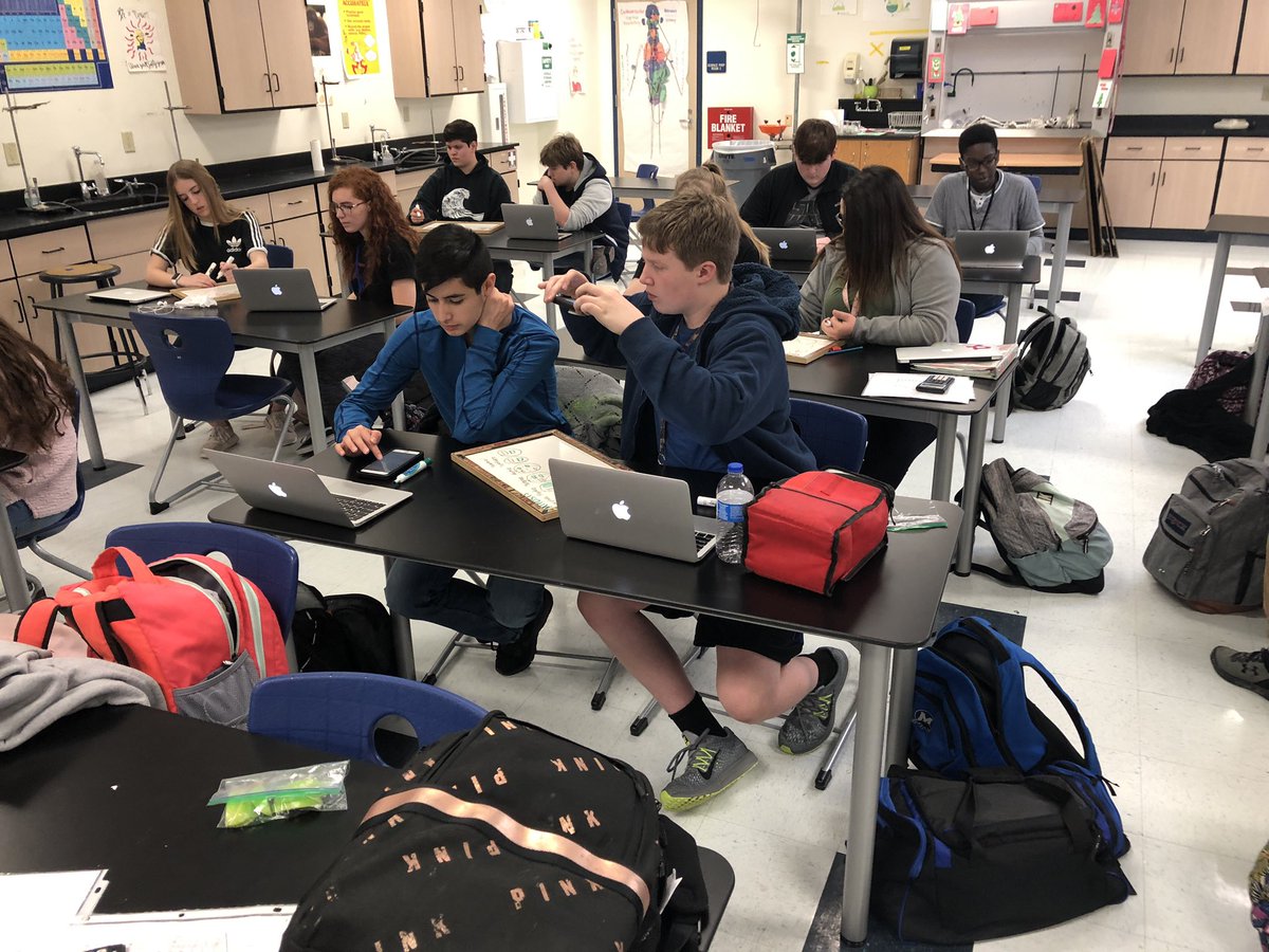 bethanykshields's tweet image. Using old school white boards with new school technology to discuss mitosis and meiosis. I love how #PrinciplesofBiomedicalScience and freshman biology overlap! #misdPROUD #go2panthers #texasPLTW @MHSPanthers