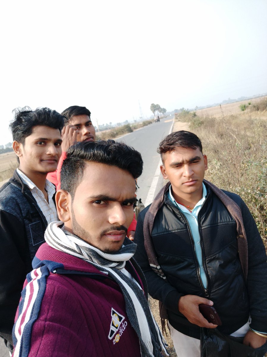 Gautamkumar235's tweet photo. #Some #Moments that #never Be #Forgetted
#Chill With ๐ค๐ค๐ค these #guys https://t.co/8wobjmcK3x