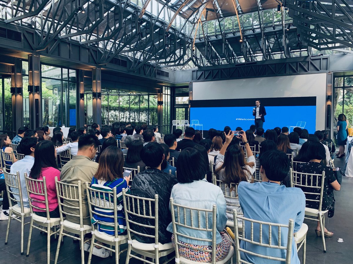 .⁦<a href="/pjdekroon/">Pieter-Jan de Kroon</a>⁩ kicking off #yearontwitter Thailand 🇹🇭