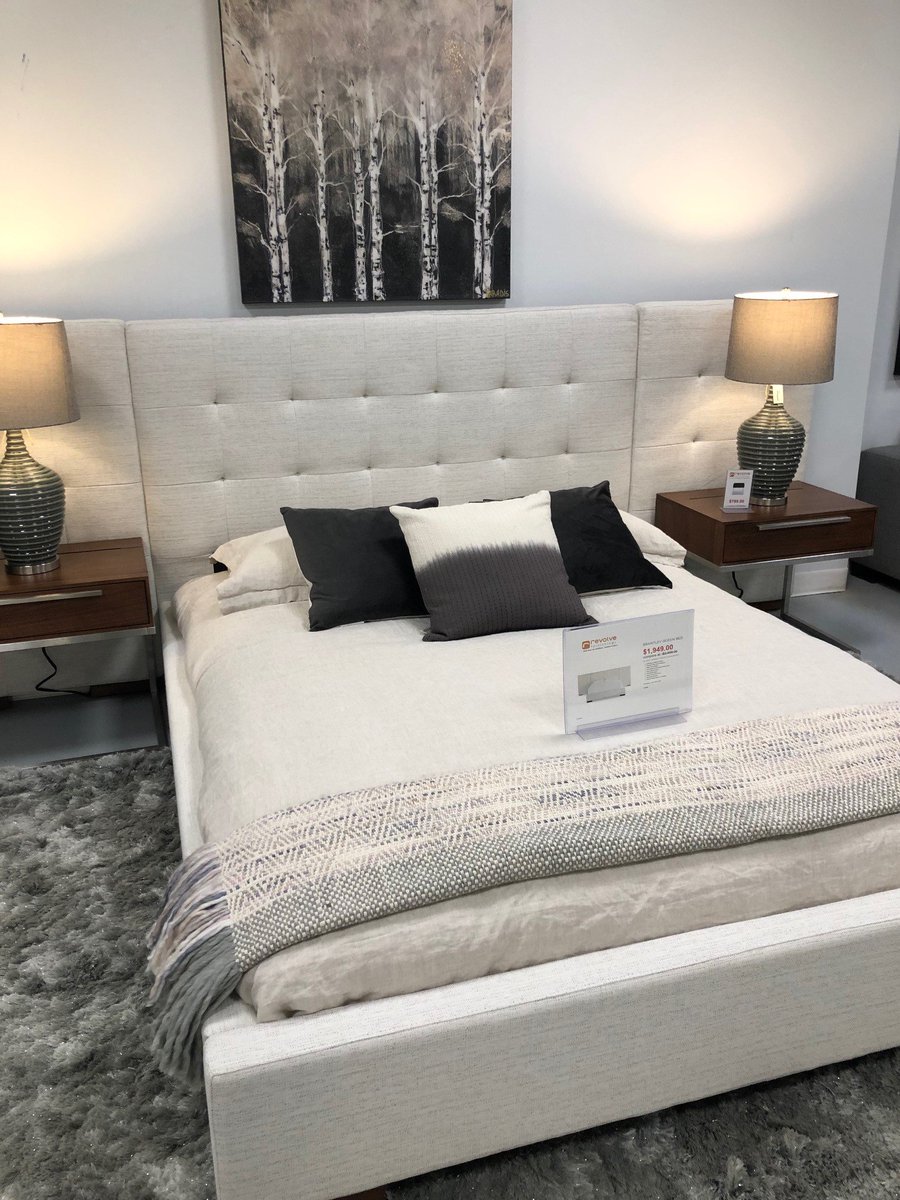 RevolveFurnish's tweet image. Dive Right In!! Ok, well Samantha, Merchandiser for our Edmonton Showroom, might not like that, but if you take the Brantley Bed home you could do it every day! revolvefurnishings.com/products/brant… #revolvefurnishings #upolsteredbed #buttontufted #yeginteriors #modernfurnitureedmonton.