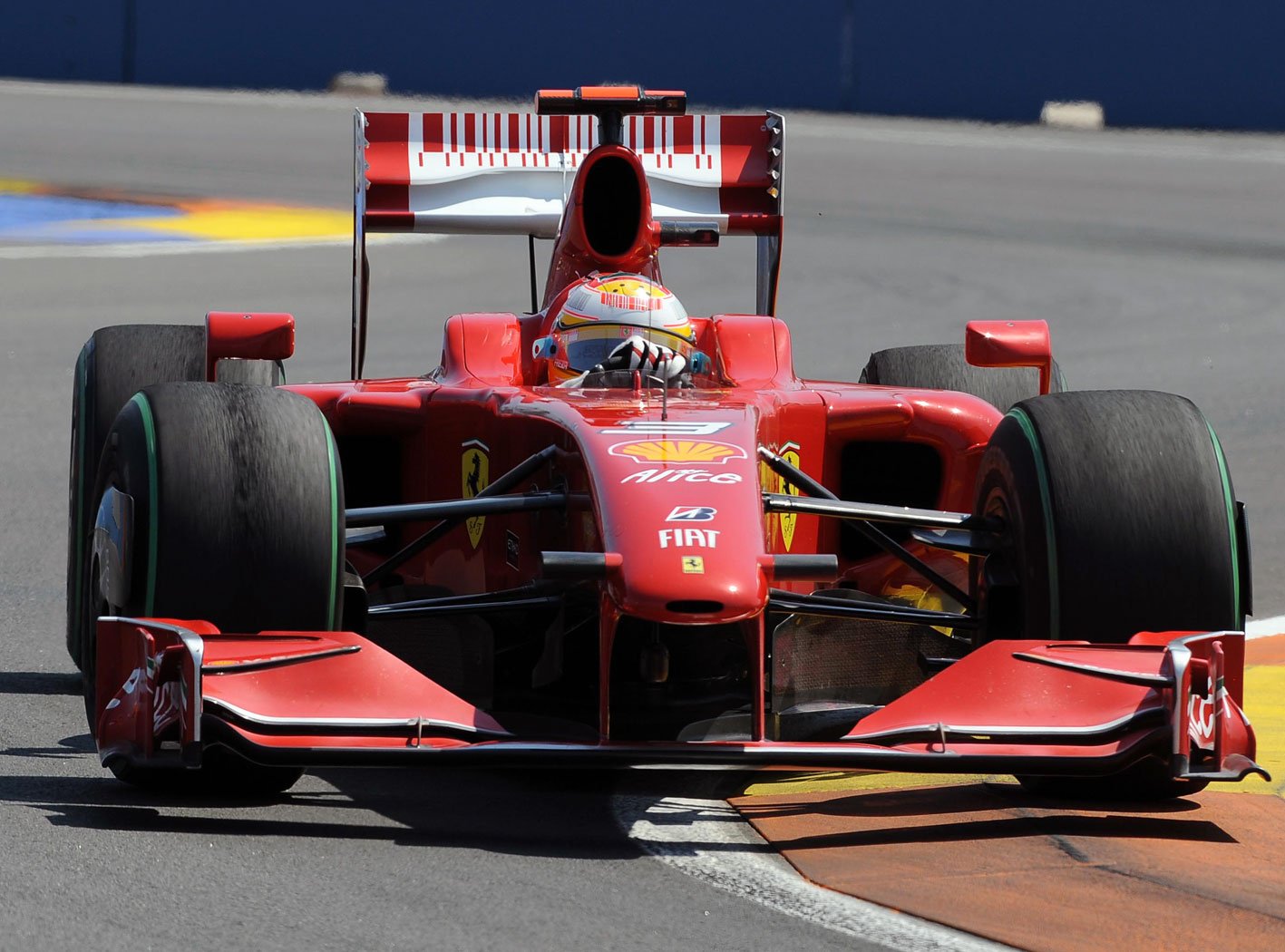 Uzivatel ʟʏ Na Twitteru ルカ バドエル 1993年スクーデリア イタリアからf1デビュー その後は色々なチームに行く中 97年から10年までフェラーリのテストドライバーを務めた 09年にはマッサの代役として参戦するも 結果は散々だった F1jp Uzivatel ʟʏ Na Twitteru ルカ バドエル 1993年スクーデリア イタリアからf1デビュー その後は色々なチームに行く中 97年から10年までフェラーリのテストドライバーを務めた 09年にはマッサの代役として参戦するも 結果は散々だった F1jp