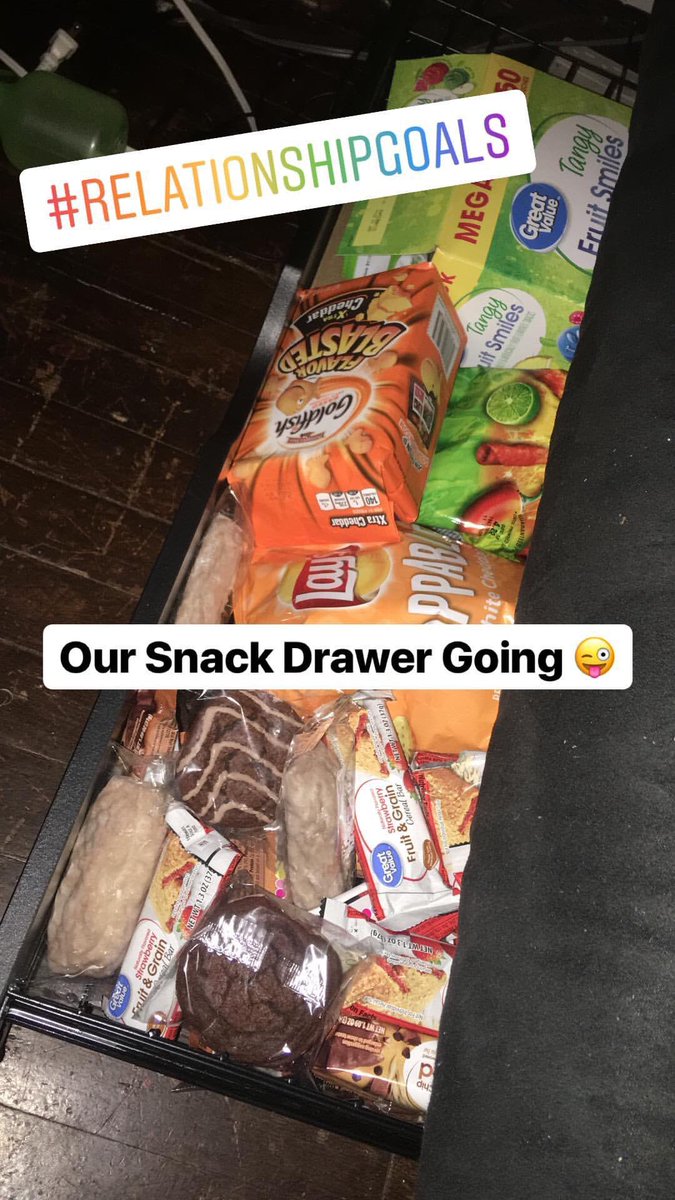 keepupwithus608's tweet photo. we stayed with a Snack Drawer in our room 😭😫 #relationshipweight #happyweight 🤣 https://t.co/Vk34UrnKKn