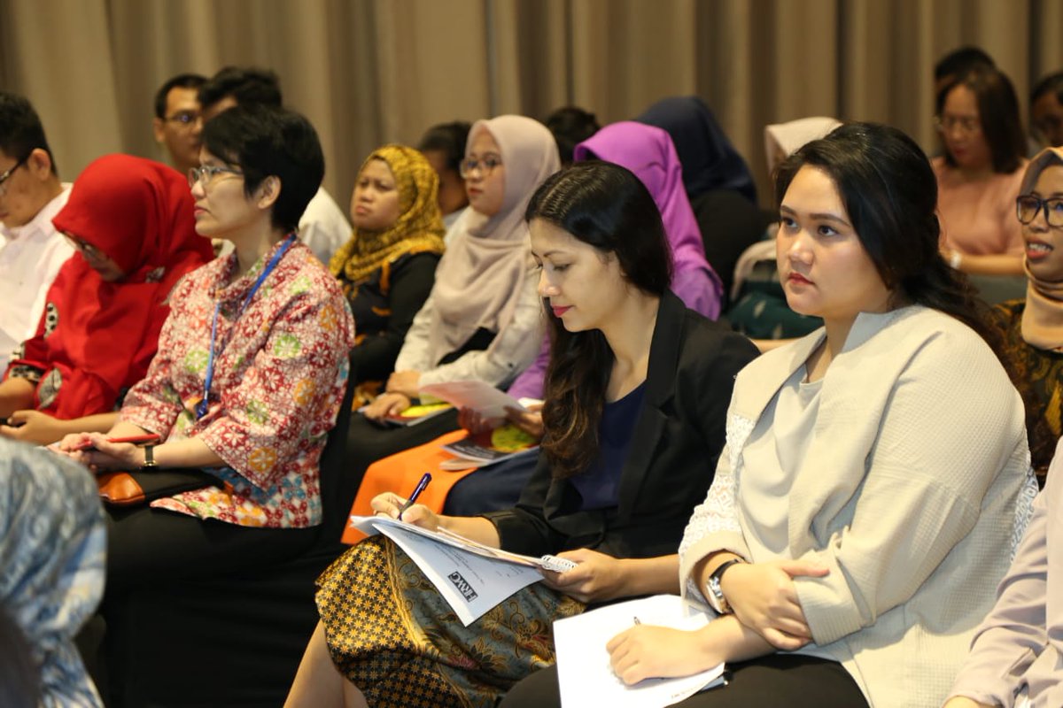 Pada Bulan November 2017, Pemerintah Indonesia telah mensahkan Undang-Undang Nomor 18 Tahun 2017 tentang Pelindungan Pekerja Migran Indonesia.

Pengesahan UU ini menunjukkan keseriusan Pemerintah dalam memberikan perlindungan yang optimal kepada para pekerja migran Indonesia.